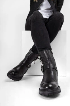 RADNOR Urban-black Short Bikers. 22 RADNOR Urban-black Short Bikers. -Untamedstreet Shop 10450