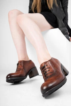 RILEY Rich-tan Lace Up Shoes. -Untamedstreet Shop 11075