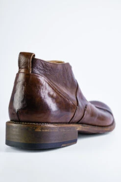 KNIGHTON EDGE Noble-brown Chukka Boots. -Untamedstreet Shop 9080 bf1aa128 4fc6 4714 ab4b a32698f5c3c3