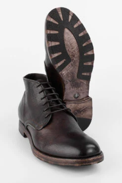ASTON Cigar-brown High Chukka Boots. 16 ASTON Cigar-brown High Chukka Boots. -Untamedstreet Shop ASTON men boots chukka lace up brown luxury buffalo leather distressed made in italyIMG 03537