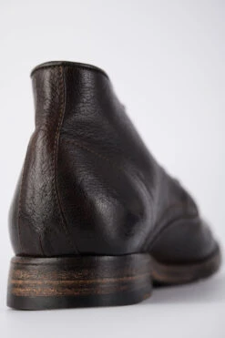 ASTON Cigar-brown High Chukka Boots. 19 ASTON Cigar-brown High Chukka Boots. -Untamedstreet Shop ASTON men boots chukka lace up brown luxury buffalo leather distressed made in italyIMG 03660