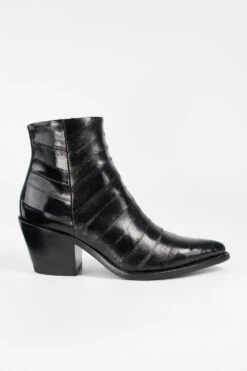 AUSTIN Onyx-black Texan Boots.