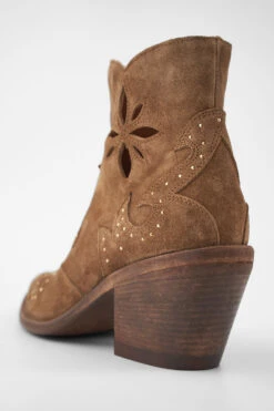 AUSTIN Sunset-tan Suede Embellished Texan Boots. 25 AUSTIN Sunset-tan Suede Embellished Texan Boots. -Untamedstreet Shop AUSTINsunset tanembellishedsuedetexanboots brown tan leather untamedstreet madeinitalySS14 03235