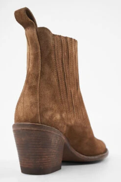 AUSTIN Sunset-tan Suede Hidden Chelsea Texan Boots. -Untamedstreet Shop AUSTINsunset tansuedetexanhiddenchelseaboots brown tan leather untamedstreet madeinitalySS14 03224