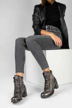 MADISON Ice-grey Lace Up Boots. -Untamedstreet Shop BERKELEYbootshikingirongrey darken06 92ad4263 9b3c 4857 b83a 751e48ab5480