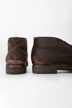 BROMPTON Java-brown Suede Chukka Boots. -Untamedstreet Shop BROMPTON men boots chukka java brown luxury suede leather distressed made in italyBACK 0340