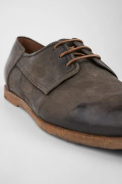 BRUCE Rugged-brown Derby Shoes. 20 BRUCE Rugged-brown Derby Shoes. -Untamedstreet Shop BRUCEdistressed brownderbyshoeMACRO 09735