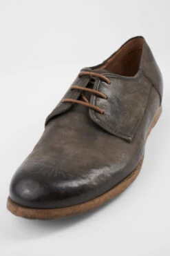 BRUCE Rugged-brown Derby Shoes. 29 BRUCE Rugged-brown Derby Shoes. -Untamedstreet Shop BRUCEdistressed brownderbyshoeMACRO 09743
