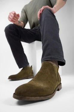 HAVEN Hunter-green Suede Low Chelsea Boots. -Untamedstreet Shop HAVEN hunter green suede low chelsea boots LF SS25 00621