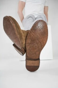 HAVEN Barley-brown Suede Low Chelsea Boots. -Untamedstreet Shop HAVENbarley brownlowchelseamen boots tan leather distressed untamedstreet madeinitalyLF SS24 04551