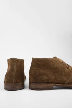 HAVEN Barley-brown Suede Chukka Boots. 30 HAVEN Barley-brown Suede Chukka Boots. -Untamedstreet Shop HAVENbarley brownsuedechukkabootBACK 08547