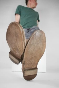 HAVEN Linen-grey Suede Low Chelsea Boots. -Untamedstreet Shop HAVENlinen greylowchelseamenboots grey sand leather distressed untamedstreet madeinitalyLF SS24 04678