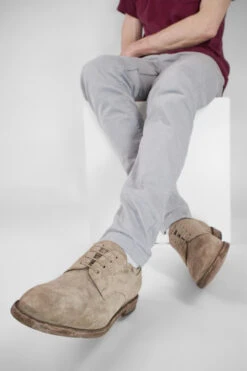 HAVEN Linen-grey Suede Derby Shoes. -Untamedstreet Shop HAVENlinen greysuedederbyshoes. grey sand leather distressed untamedstreet madeinitalyLF SS24 04462