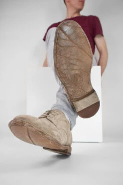 HAVEN Linen-grey Suede Derby Shoes. -Untamedstreet Shop HAVENlinen greysuedederbyshoes. grey sand leather distressed untamedstreet madeinitalyLF SS24 04472