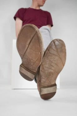 HAVEN Linen-grey Suede Derby Shoes. -Untamedstreet Shop HAVENlinen greysuedederbyshoes. grey sand leather distressed untamedstreet madeinitalyLF SS24 04501