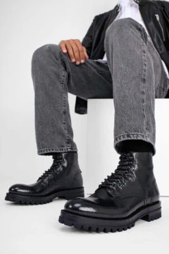 CAMDEN Tar-black Hiking Boots. -Untamedstreet Shop IMG 04656 b845fe34 8e00 40f1 8e32 26bbd655badd