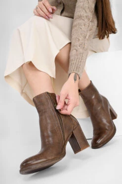 REID Toasted-tan Ankle Boots. -Untamedstreet Shop IMG 05020 0b1fc863 0e31 4768 8b40 d598c0991a9e