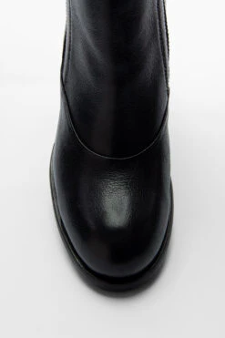 RILEY Urban-black Chelsea Boots. -Untamedstreet Shop IMG 4276 b49fcb8b b7de 403c a37c 17064a7be3b5