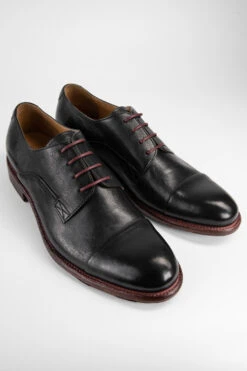 KNIGHTON Jade-black Derby Shoes. -Untamedstreet Shop KNIGHTON men derby shoes black luxury buffalo leather distressed made in italyFRONT 0092 2