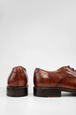 KNIGHTON Rich-cognac Derby Shoes. -Untamedstreet Shop KNIGHTON men derby shoes cognac brown luxury buffalo leather distressed made in italyCapture0103 66c9384c 4626 41ea 8b4f ba7d4c0c8654