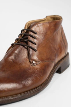 KNIGHTON Tawny-brown Chukka Boots. -Untamedstreet Shop KNIGHTON men low chukka boots tawny brown luxury leather distressed made in italyCapture0077 4