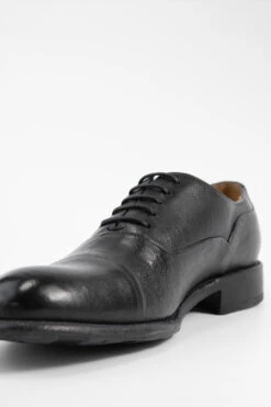 KNIGHTON Iron-black Oxford Shoes. 23 KNIGHTON Iron-black Oxford Shoes. -Untamedstreet Shop KNIGHTON men oxford shoes black luxury buffalo leather distressed made in italyCapture0040 3
