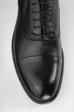 KNIGHTON Iron-black Oxford Shoes. 24 KNIGHTON Iron-black Oxford Shoes. -Untamedstreet Shop KNIGHTON men oxford shoes black luxury buffalo leather distressed made in italyCapture0147