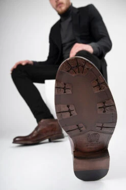 KNIGHTON Noble-brown Chukka Boots. -Untamedstreet Shop KNIGHTON men boots chukka dark brown luxury buffalo leather distressed made in italy10254