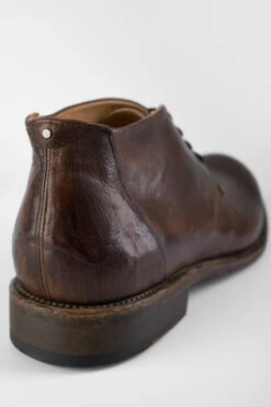 KNIGHTON Noble-brown Chukka Boots. -Untamedstreet Shop KNIGHTON men boots chukka dark brown luxury buffalo leather distressed made in italy8808