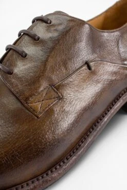 KNIGHTON Moss-green Derby Shoes. -Untamedstreet Shop KNIGHTON men shoes derby green brown luxury buffalo leather distressed made in italyIMG 7147 648a2ef5 8d13 4275 879c 9e780fa1fad4 1