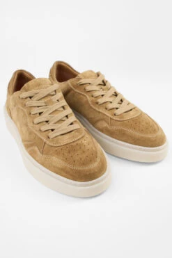 Untamedstreet Shop -Untamedstreet Shop MAEVEochre yellowsuedesneakerFRONT 08089