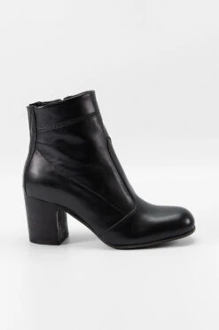MOORE Infinite-black Fitted Ankle Boots.