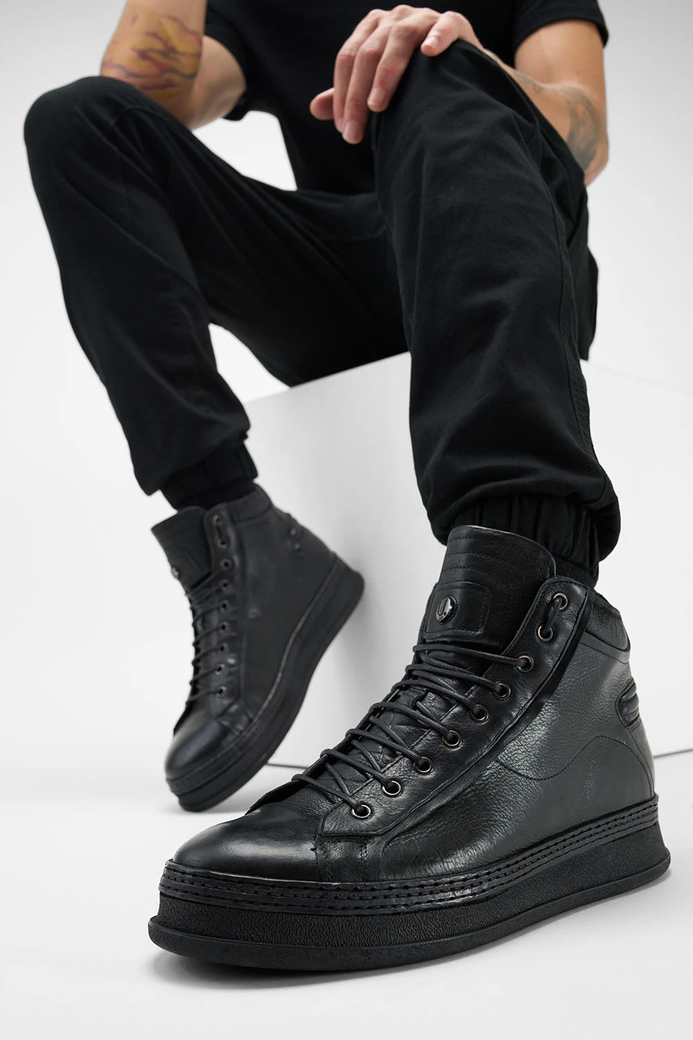 COLE Rugged-black Welted Distressed High Sneakers. 6 COLE Rugged-black Welted Distressed High Sneakers. - Image 6