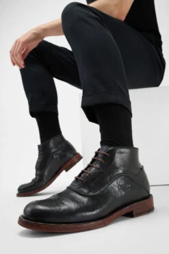 EYTON Imperial-black Chukka Boots. 18 EYTON Imperial-black Chukka Boots. -Untamedstreet Shop Men wearing EYTON imperial black chukka leather boots 244493