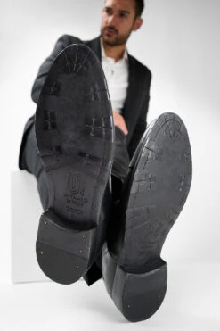 KNIGHTON Iron-black Oxford Shoes. 17 KNIGHTON Iron-black Oxford Shoes. -Untamedstreet Shop Men wearing KNIGHTON iron black oxford leather shoes 242659