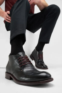KNIGHTON Jade-black Chukka Boots. 18 KNIGHTON Jade-black Chukka Boots. -Untamedstreet Shop Men wearing KNIGHTON jade black chukka leather boots 244866
