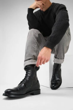 SLOANE Urban-black Commando Boots. -Untamedstreet Shop Men wearing SLOANE urban black commando leather boots 242060