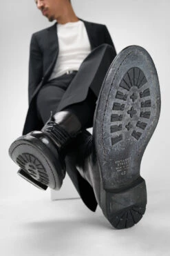 SLOANE Urban-black Chukka Boots. -Untamedstreet Shop Men wearing SLOANE urban black leather chukka boots 244640