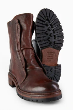 RADNOR Terra-brown Laceless Bikers. -Untamedstreet Shop RADNOR women boots biker laceless brown luxury calf leather distressed made in italy8434