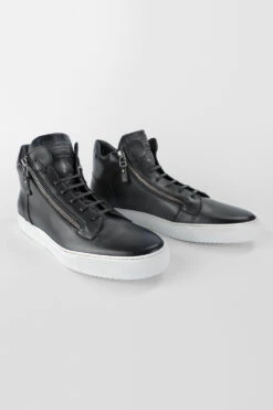 SOHO Aluminium-grey Patina High Sneakers. -Untamedstreet Shop SOHO men HT Sneakers Aluminium Grey 02 818bd361 51eb 400d 9f0a 49a43e1379f6