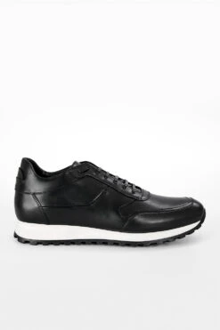 SOHO Tuxedo-black Runners.