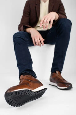 SOHO Cocoa-brown Patina Runners. -Untamedstreet Shop UntamedStreetModelDay104179