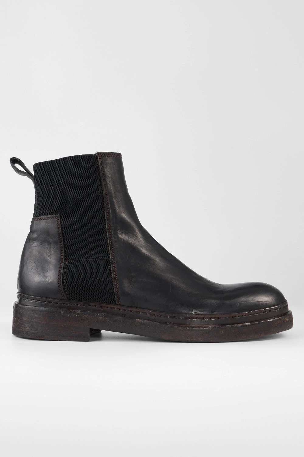 YALE Matte-black Welted Chelsea Boots. 1 YALE Matte-black Welted Chelsea Boots.