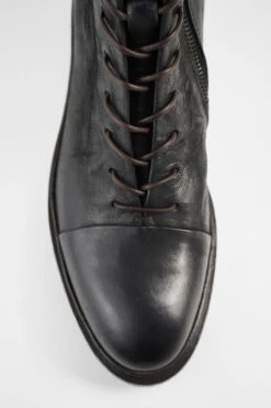 YALE Matte-black Welted Oxford Lace Up Boots. 23 YALE Matte-black Welted Oxford Lace Up Boots. -Untamedstreet Shop YALE men boots oxford black brown luxury horse leather made in italyMACROS01792