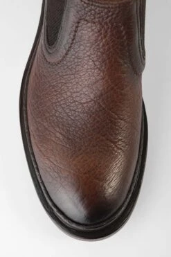 YORK Cognac Grained Welted Low Chelsea Boots. -Untamedstreet Shop YORK men boots chelsea cognac brown luxury grained leather distressed made in italyCapture0236