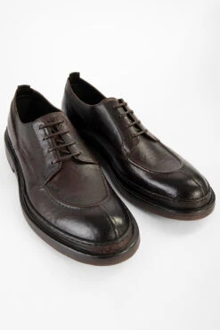 YORK Dark-cocoa Welted Apron Derby Shoes. -Untamedstreet Shop YORK men oxford shoes plum brown luxury calf leather distressed made in italyFRONT 0024