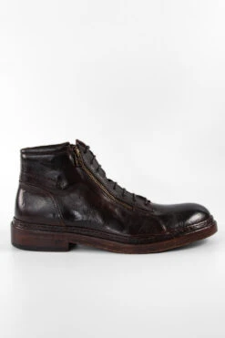 YORK Rich-cocoa Welted Chukka Boots.